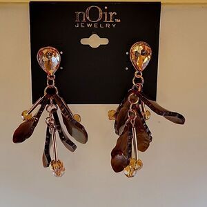 BRAND NEW NOIR JEWELRY EXAGGERATED PETAL DESIGN STATEMENT EARRINGS